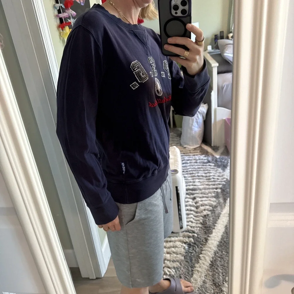 PSG Football Club Crewneck Navy Blue SWEATSHIRT 12A Sz Kids M / Women's Small‎